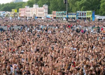 Fans spent a record £6.68bn on live music in 2024