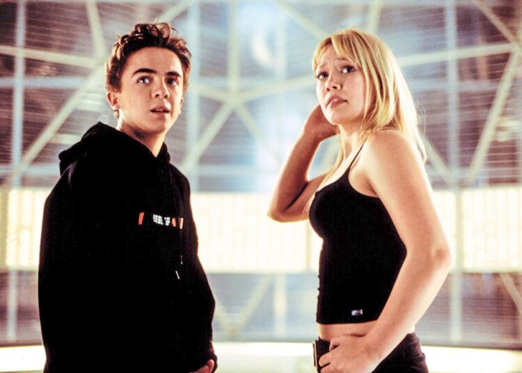 Frankie Muniz Looks Back at Working With Hilary Duff Amanda Bynes and More AGENT CODY BANKS