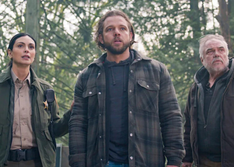 (From left) Sheriff Mickey Fox (Morena Baccarin), Bode Leone (Max Thieriot) and Wes Fox (W. Earl Brown) in "Dirty Money," episode 16 of Season 3 on CBS' "Fire Country."