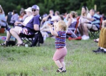 kid dancing
