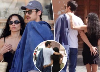 Harry Styles and Zöe Kravitz grab each other's butts in Rome