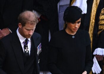 Harry's brutal eight-word remark to King Charles after Queen's death - Celebrity News - Entertainment