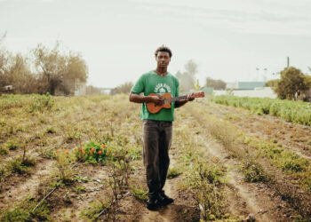 Hear the Best New Folk Music with Fresh Cuts Friday