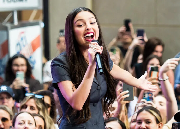 Olivia Rodrigo performing at Good Morning America