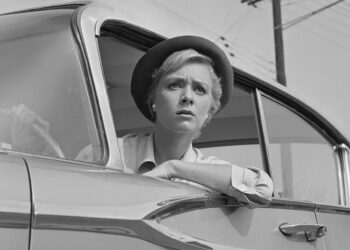 Nan Adams (Inger Stevens) sticks her head our a car window in The Twilight Zone Episode 116.