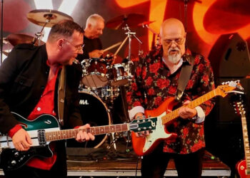 EXTC, featuring XTC drummer Terry Chambers, in concert.