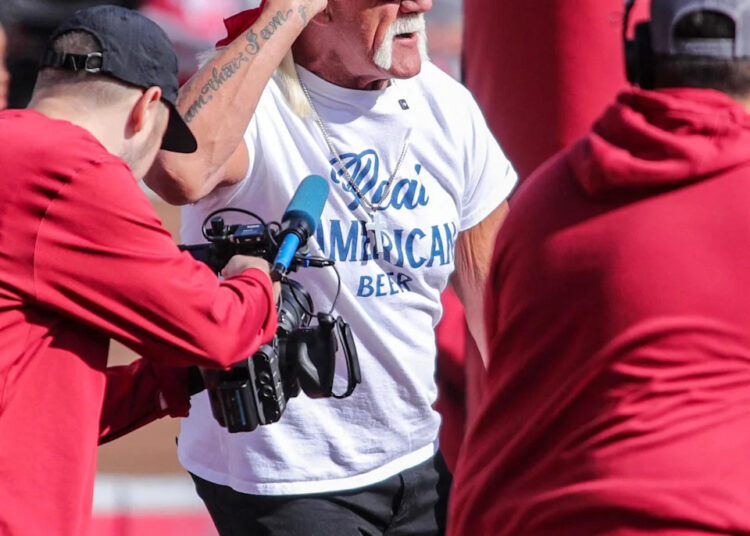 Hulk Hogan at Texas v Arkansas NCAA Football Game