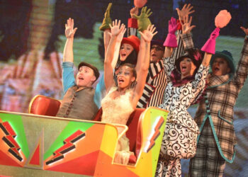 Performers in "Feira!" onboard the Sun Princess
