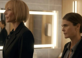 Allison Janney as Grace Penn, Keri Russell as Kate Wyler in 'The Diplomat' Season 3 Episode 1
