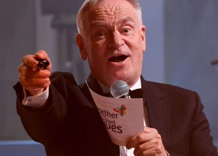 Jeffrey Archer Partners With India's Applause for Novel Adaptations