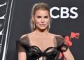 Jessica Simpson Offers Free Concert Tickets to Instagram Troll