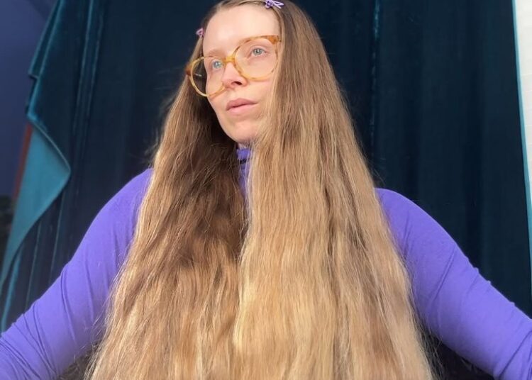 Jessie started an OnlyFans for her hair
