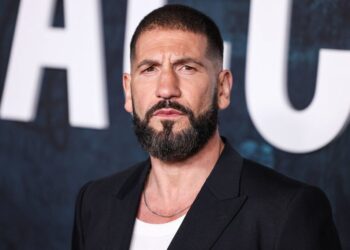 Jon Bernthal Has Had a ‘Huge Impact’ on Tom Holland, Ben Affleck’s Sobriety (Exclusive) – Globe Magazine