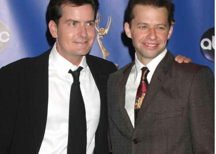 Jon Cryer Reveals How His ‘Two and a Half Men’ Salary Compared to Charlie Sheen’s ‘Astonishing’ Pay – Globe Magazine