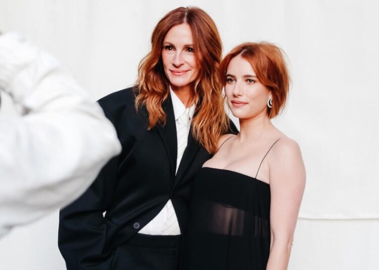 Julia Roberts and Niece Emma Roberts Twin with Copper-colored Hair