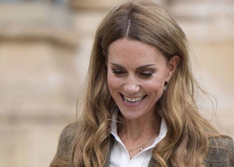 Kate Middleton shows off new look as she returns to royal duties with William - Celebrity News - Entertainment