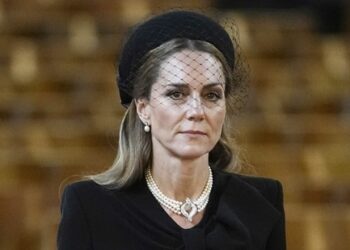 Kate Middleton wears Queen Elizabeth’s pearl choker at the Duchess of Kent’s funeral.(AP)