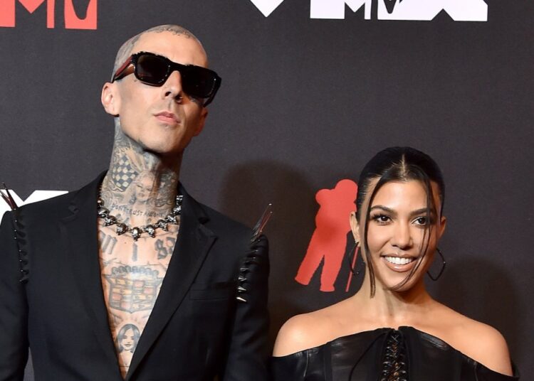 Kourtney Kardashian, Travis Barker seen in Salem, Massachusetts – NBC Boston