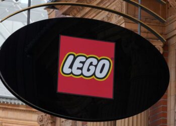 Lego to buy entertainment centres from Merlin for $270 million