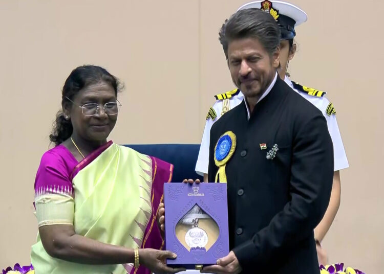 Shah-Rukh-Khan-honoured-with-National-Film-Award-for-Best