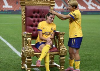 MUST WATCH: Utah Royals’ Mina Tanaka scores ridiculous goal against Racing Louisville