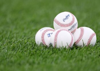 Mariners Successfully Challenge Shift Rule Violation vs. Royals, Awarded 1st Base