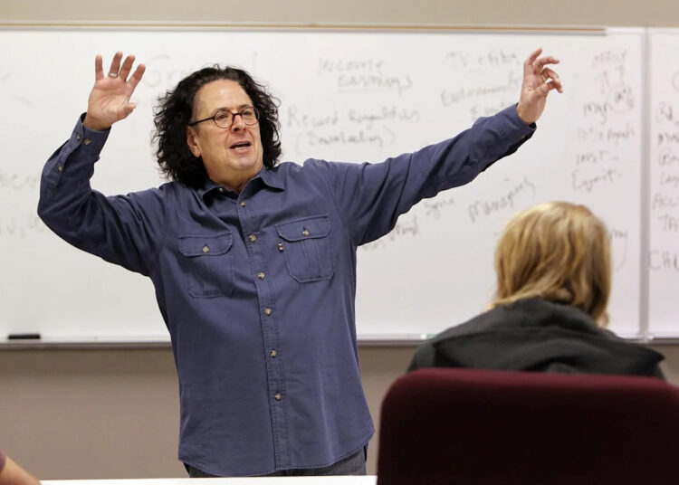 Mark Volman, who co-founded The Turtles and performed with Flo & Eddie, has died at 78