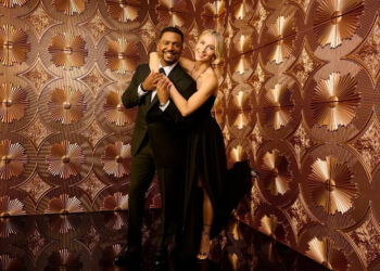 u200bAlfonso Ribeiro and Julianne Hough on u200bDancing With the Starsu200b season 34