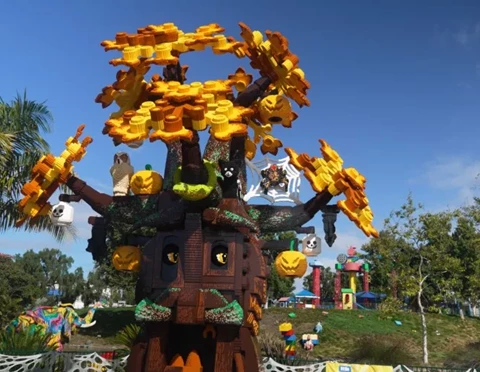 Merlin Entertainments | LEGOLAND California unveils spooky 17-foot Halloween Tree made entirely of LEGO bricks