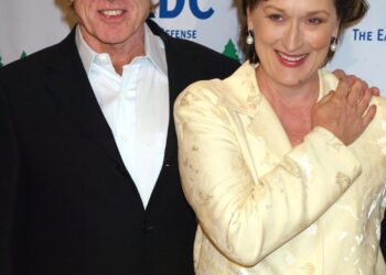 GettyImages-113471610 Meryl Streep Breaks Silence on Out of Africa Costar Robert Redford's Death