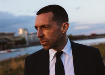 Miles Kane shares "spiritual" new single 'I Pray'