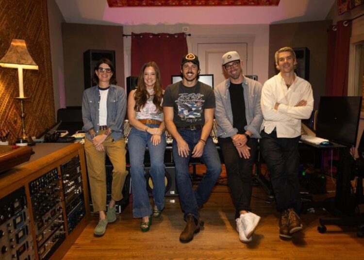 Morgan Evans Signs With Virgin Music Group And Announces New Single