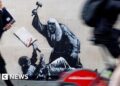 New Banksy mural appears at Royal Courts of Justice