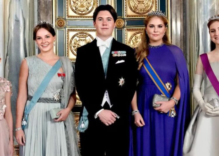 Picture of future Queen goes viral, revealing first romance between houses in 50 years
