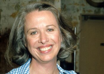 Polly Holliday, known for playing waitress Flo on ‘Alice,’ dies – NBC New York