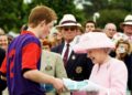 Prince Harry Vistis Queen Elizabeth II Grave