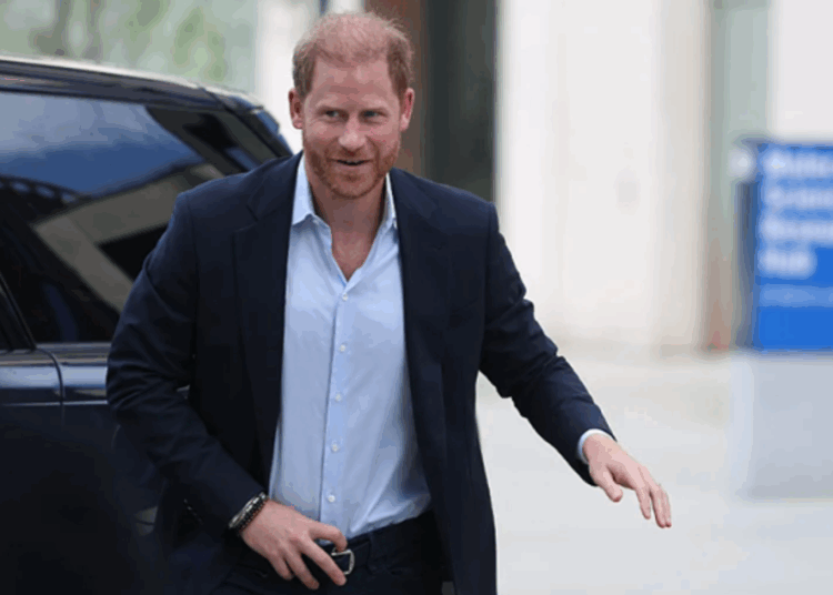 Prince Harry secretly visits another member of the royal family during his stay in the UK