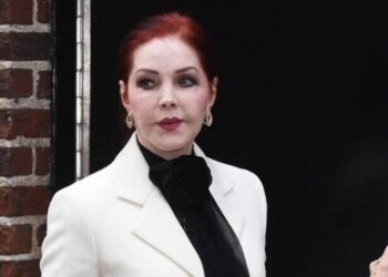 Priscilla Presley waves to fans after bombshell memoir drops - Celebrity News - Entertainment