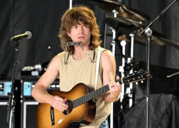 Protest Singer Jesse Welles Laments Death of Charlie Kirk in New Song