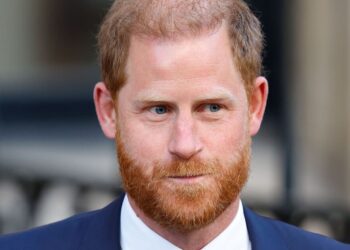 Royal Family LIVE: King's ex-butler questions Prince Harry with brutal 3-word comment | Royal | News