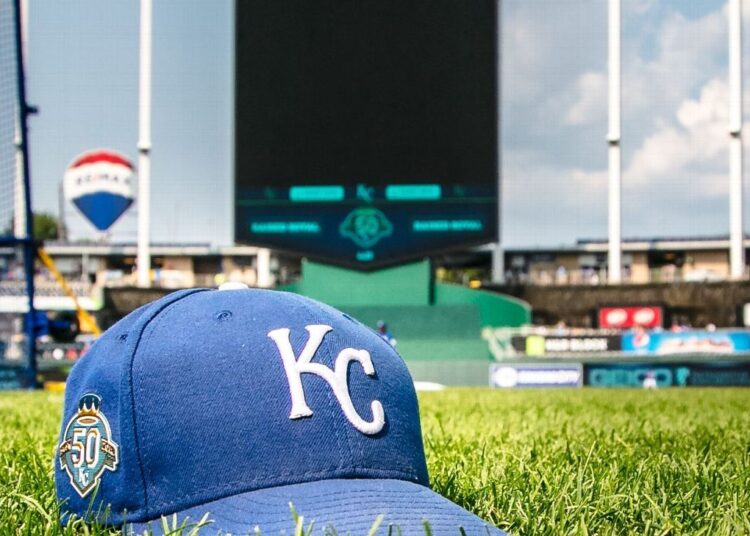 Royals' Bergert lands on IL with right forearm tightness