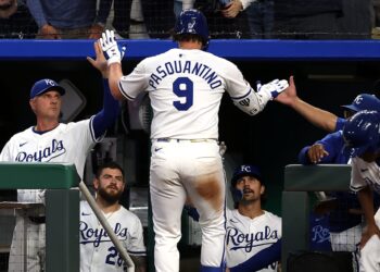 Los Angeles Angels v Kansas City Royals