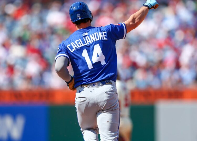 Royals muscle their way to victory against Phillies, 10-3