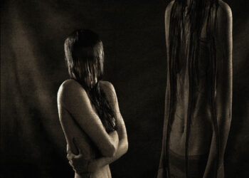 SOFIA ISELLA descends into madness in new music video for “Muse” » // MELODIC Magazine