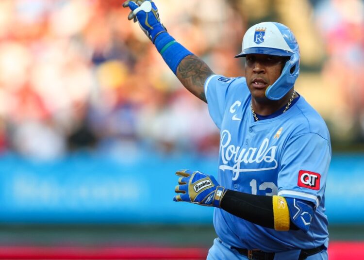 Salvador Perez reaches two milestones as Royals drop another to Phillies, 8-6