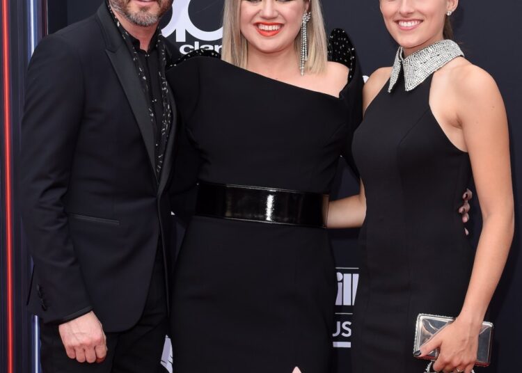 GettyImages-961820730-Brandon-Blackstock-Kelly-Clarkson-Savannah