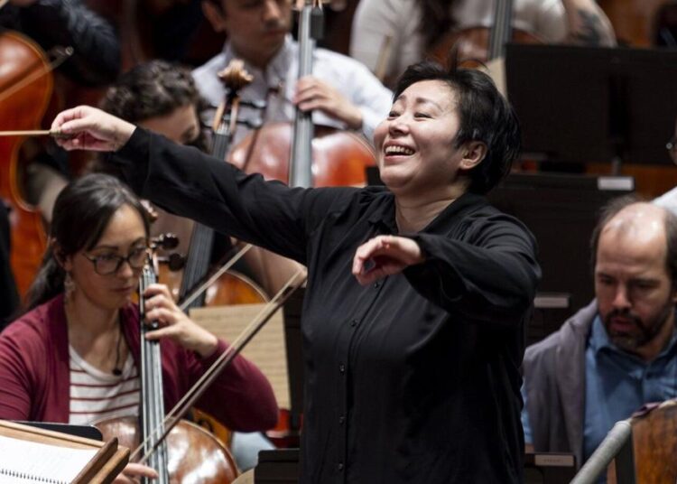 Seattle Symphony’s new music director, Xian Zhang, makes history on podium | Entertainment