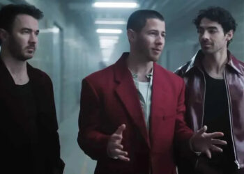 Disney+ Kevin, Nick and Joe Jonas in A Very Jonas Christmas Movie