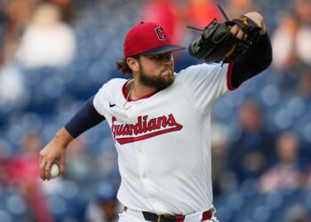 Slade Cecconi loses no-hit bid in 8th, Guards rout Royals 10-2, stay in thick of AL wild card race