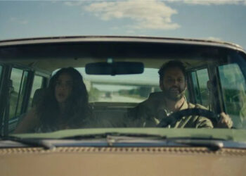 NEON Adria Arjona and Kyle Marvin in 'Splitsville'